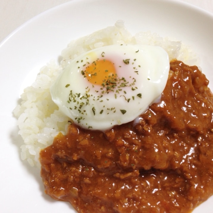 レトルトカレーで☆半熟卵のキーマカレー